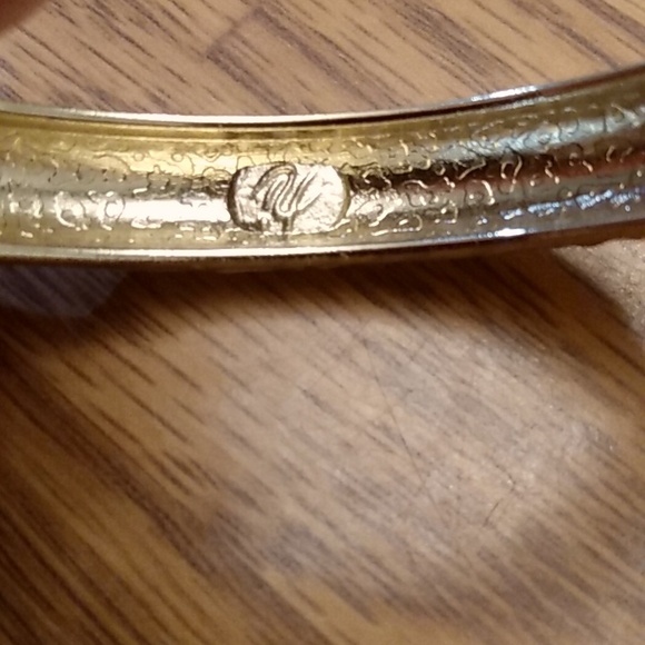 Jiu Long Xing Enamel Floral Clamper Bracelet 7" - Picture 5 of 7